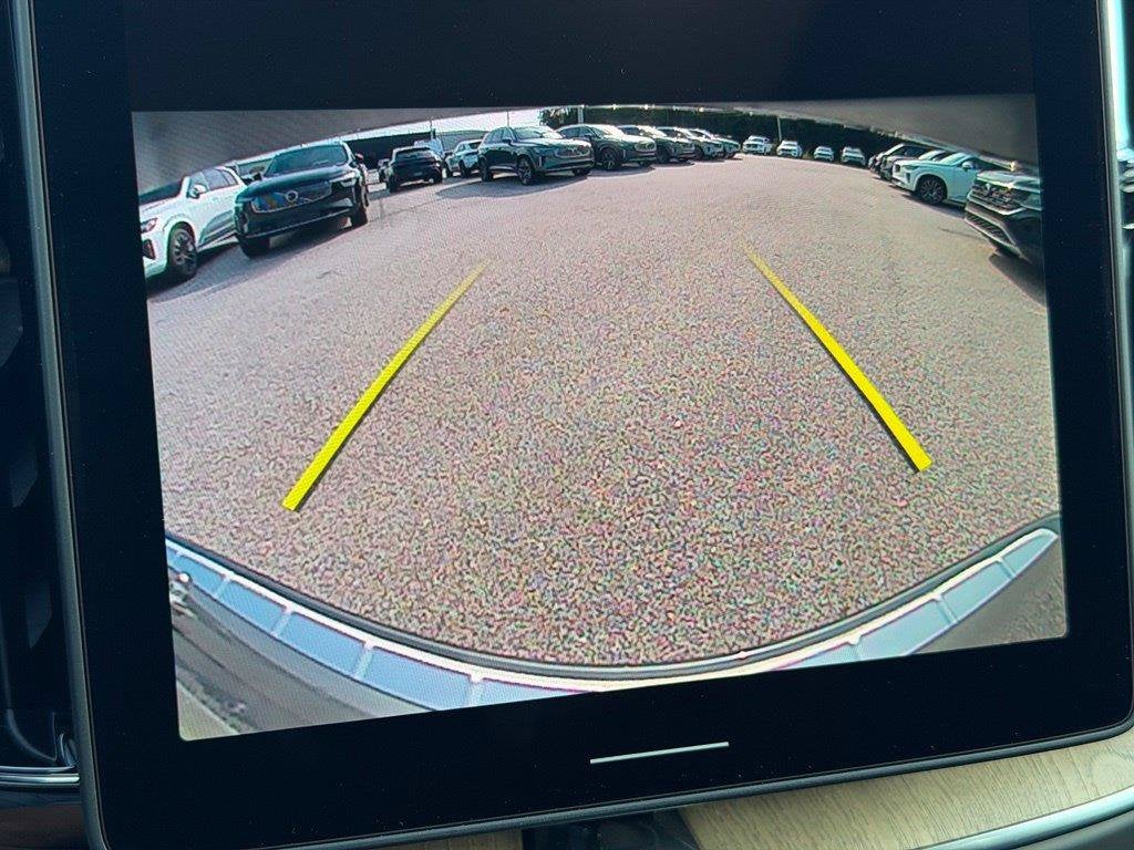 2027 Volvo XC60 B5 Core