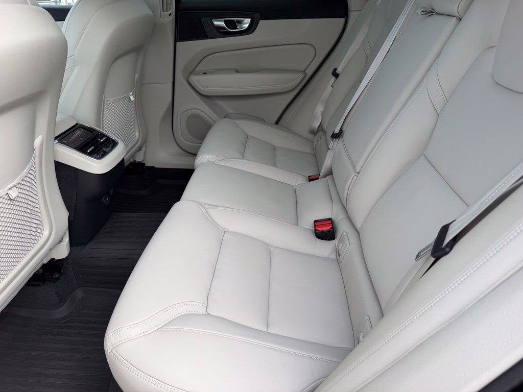 2027 Volvo XC60 B5 Ultra