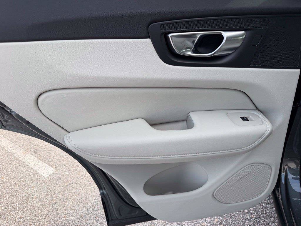2027 Volvo XC60 B5 Ultra