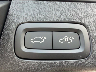2027 Volvo XC60 B5 Ultra