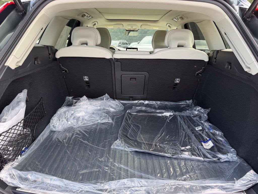 2027 Volvo XC60 B5 Ultra