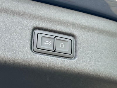 2025 Audi Q6 e-tron Premium Plus quattro