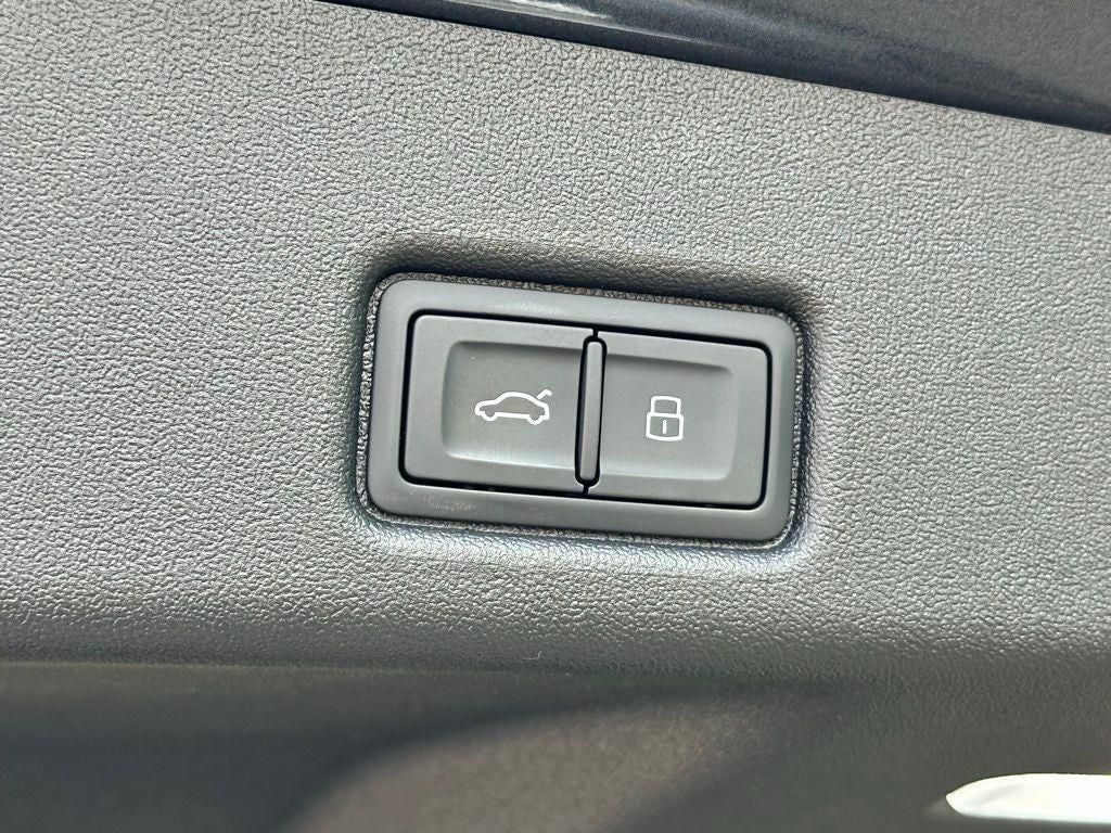 2026 Audi SQ5 Premium Plus quattro